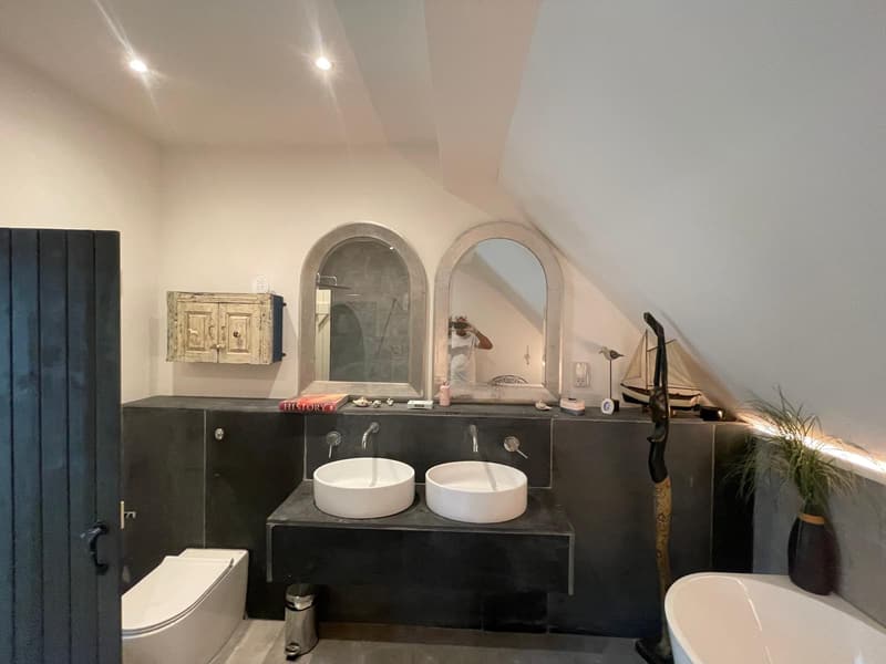 Loft bathroom under the eaves
